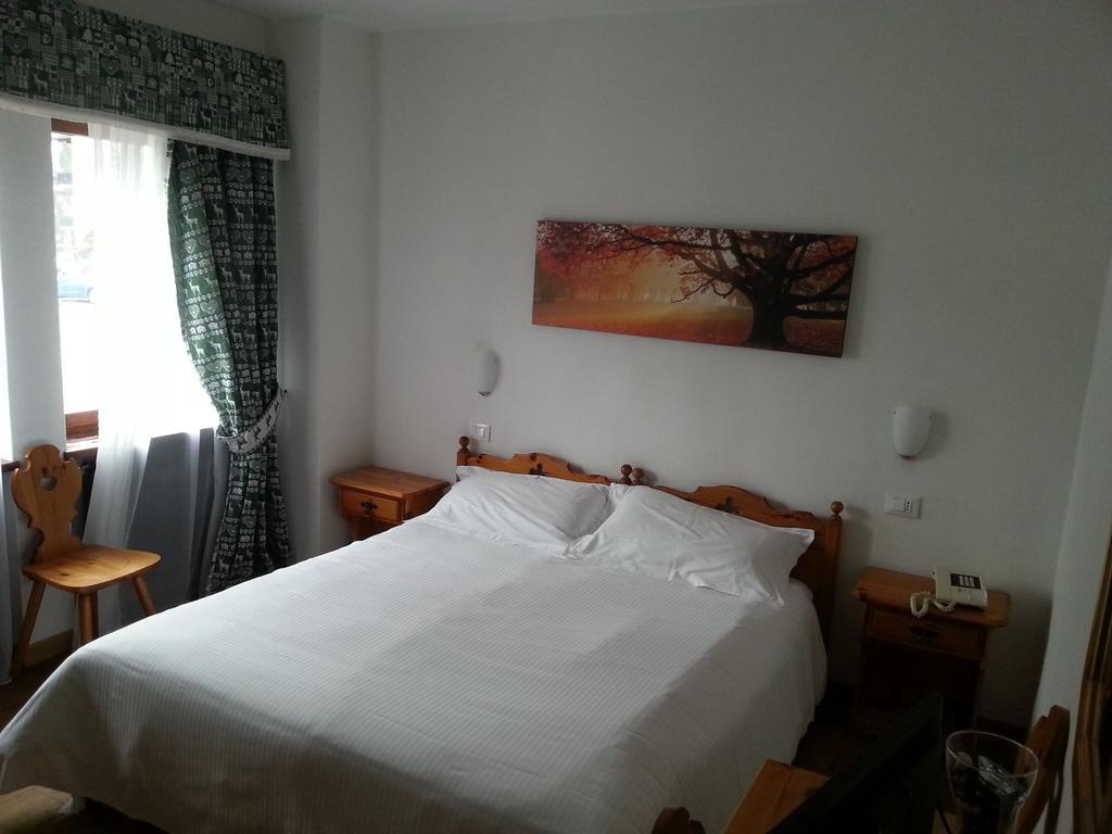 Garni Valdan Otel Falcade Oda fotoğraf